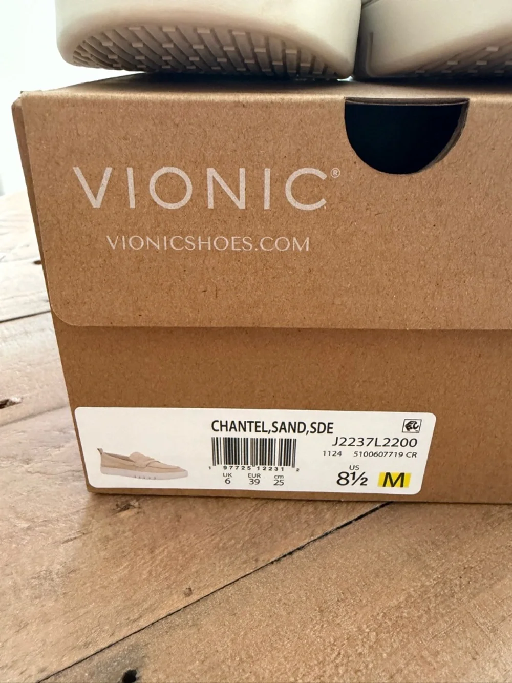 Vionic Chantel Sand 8.5 M Never Worn NWT - Picture 7 of 11